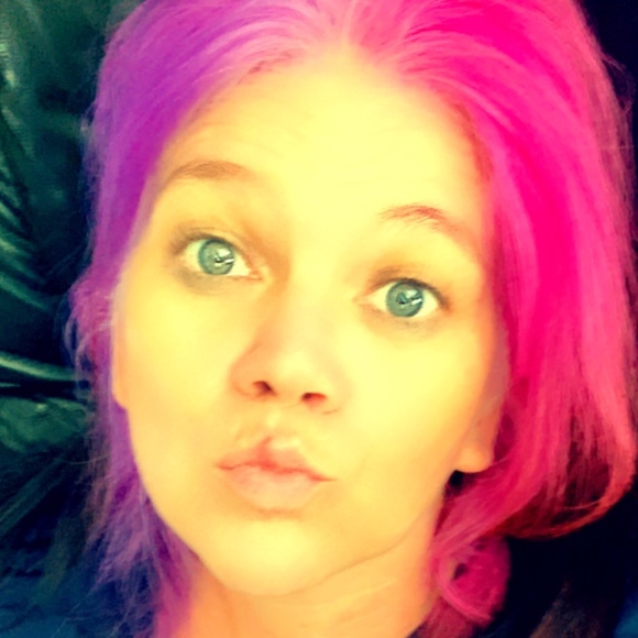 Meet your Posher, Tina - Picture 1 of 1